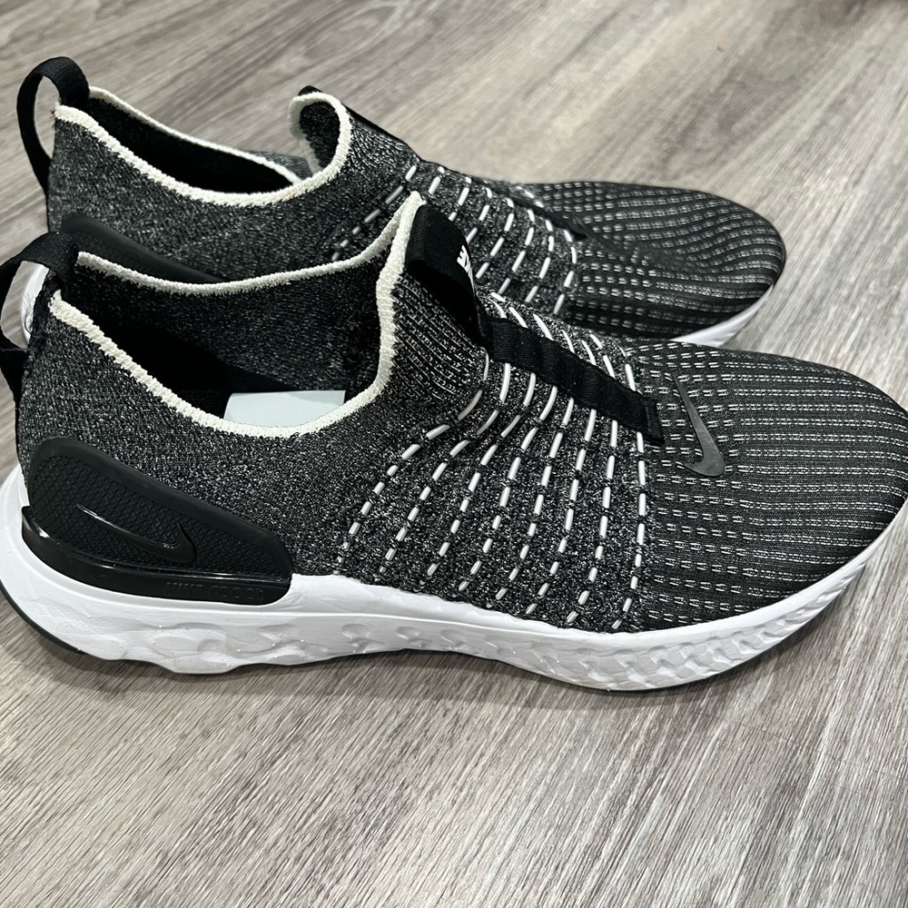 Nike react phantom flyknit 2